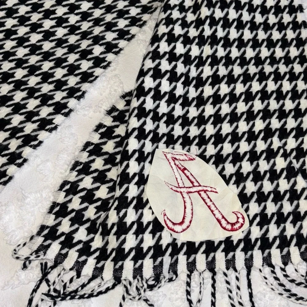 University of Alabama Crimson Tide b&w Houndstooth cashmere feel fringe scarf